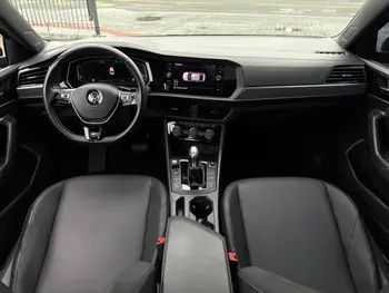 Carro/Camioneta - VW - VOLKSWAGEN - JETTA - R-Line 250 TSI 1.4 Flex 16V Aut. - 2019