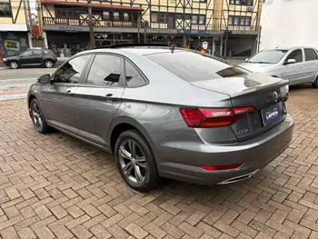 Carro/Camioneta - VW - VOLKSWAGEN - JETTA - R-Line 250 TSI 1.4 Flex 16V Aut. - 2019
