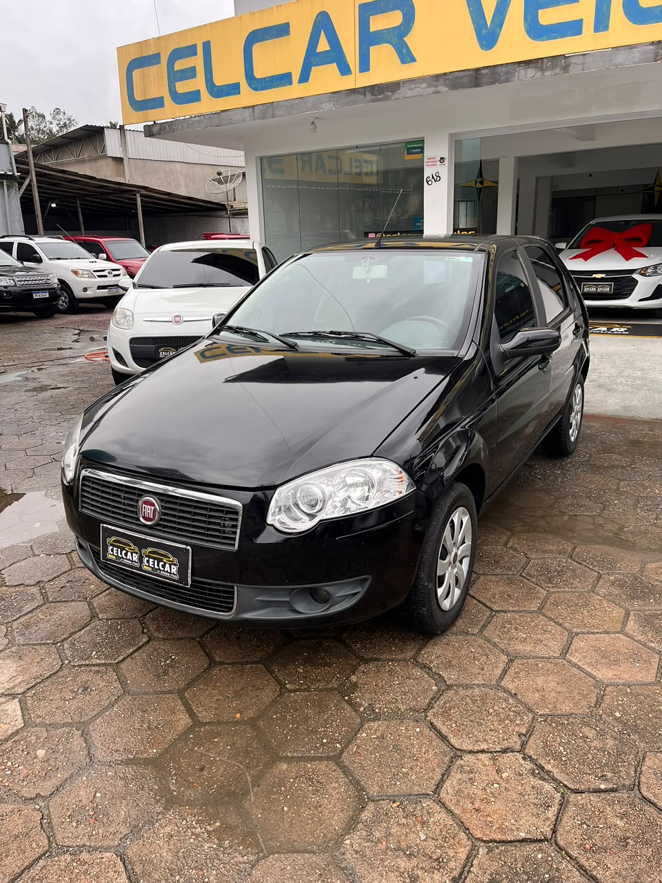 Carro/Camioneta - FIAT - Palio - ELX 1.0 Fire/30 Anos F. Flex 8V 4p - 2010