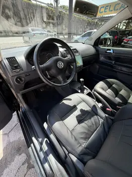 Carro/Camioneta - VW - VOLKSWAGEN - Polo - Sedan 1.6 Mi Total Flex 8V 4p - 2005