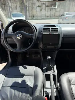 Carro/Camioneta - VW - VOLKSWAGEN - Polo - Sedan 1.6 Mi Total Flex 8V 4p - 2005