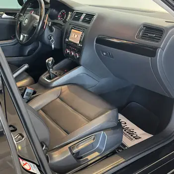 Carro/Camioneta - VW - VOLKSWAGEN - JETTA - Comfortline 2.0 T.Flex 8V 4p Tipt. - 2014