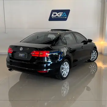 Carro/Camioneta - VW - VOLKSWAGEN - JETTA - Comfortline 2.0 T.Flex 8V 4p Tipt. - 2014