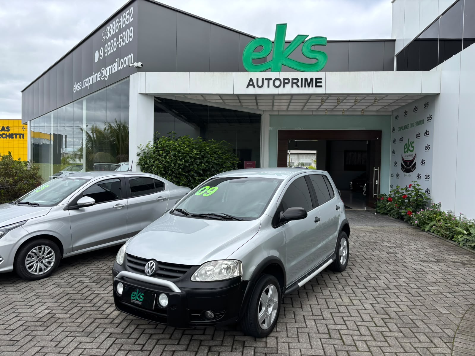 Carro/Camioneta - VW - VOLKSWAGEN - CROSSFOX - 1.6 Mi Total Flex 8V 5p - 2009