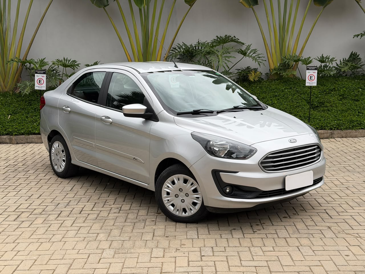 Carro/Camioneta - FORD - Ka - 1.5 Sedan SE Plus 12V Flex 4p Aut. - 2020