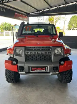 Carro/Camioneta - TROLLER - T-4 - 4x4 3.2 20V Tdi Cap. Rígida Diesel - 2017