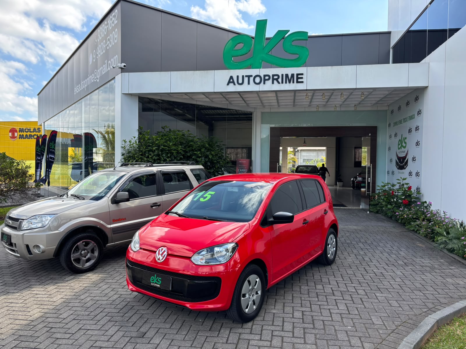 Carro/Camioneta - VW - VOLKSWAGEN - up! - take 1.0 Total Flex 12V 5p - 2015