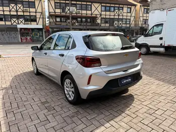Carro/Camioneta - GM - CHEVROLET - ONIX - HATCH 1.0 12V TB Flex 5p Aut. - 2023