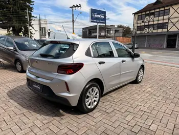 Carro/Camioneta - GM - CHEVROLET - ONIX - HATCH 1.0 12V TB Flex 5p Aut. - 2023